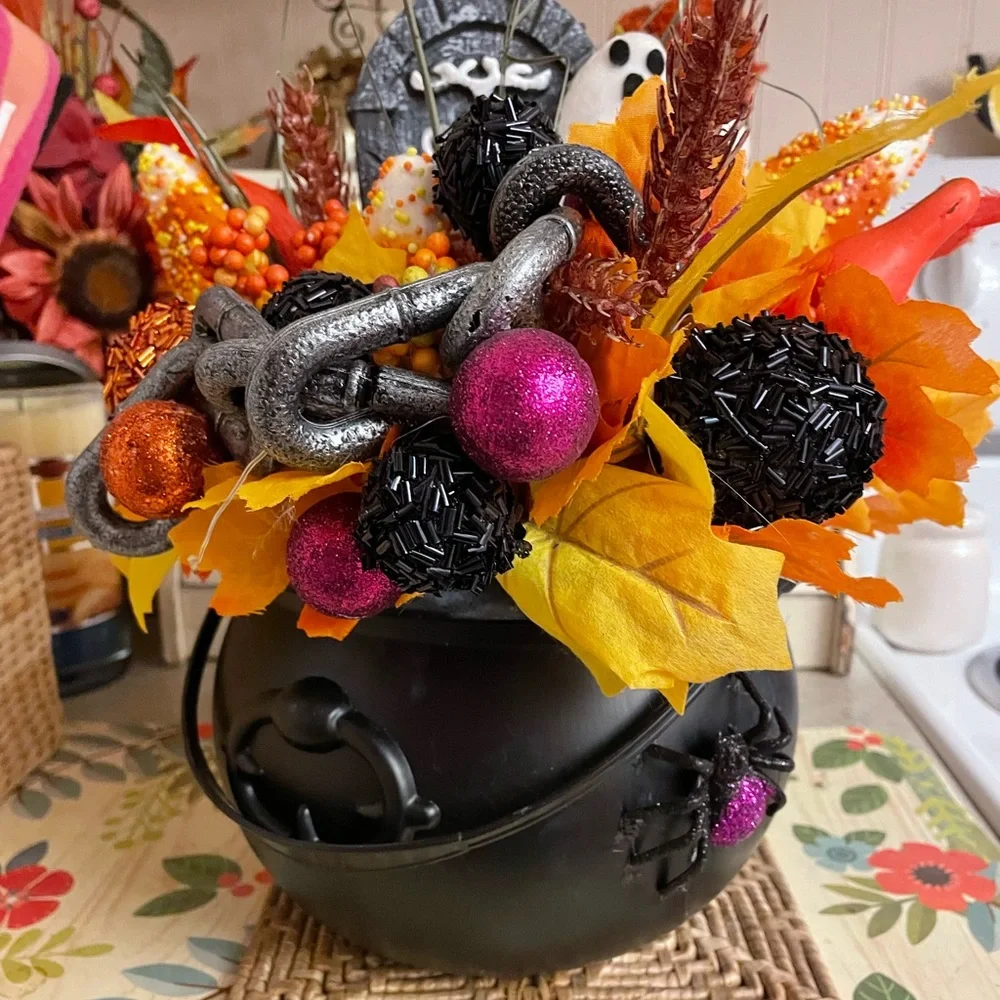 Cauldron Lighted Halloween Decoration - Picture 6 of 8